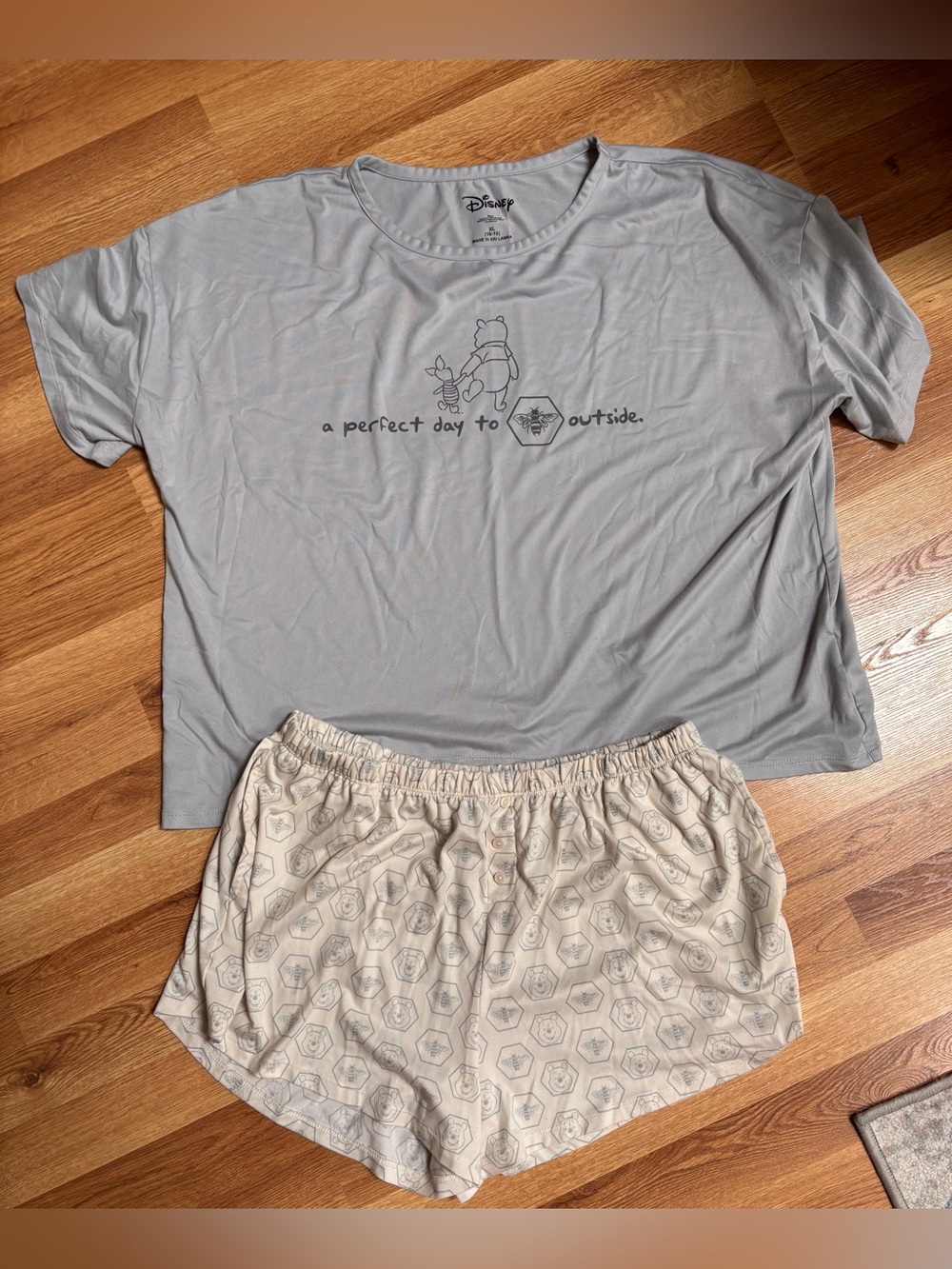 Disney Winnie the Pooh 2 Pc Pajama Set Gray Top Shorts Lounge Sleepwear size XL